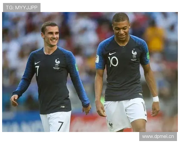 格里兹曼与姆巴佩核心定位对比:不同时代的战术角色解析 格里兹曼与姆巴佩核心定位对比:不同时代的战术角色解析