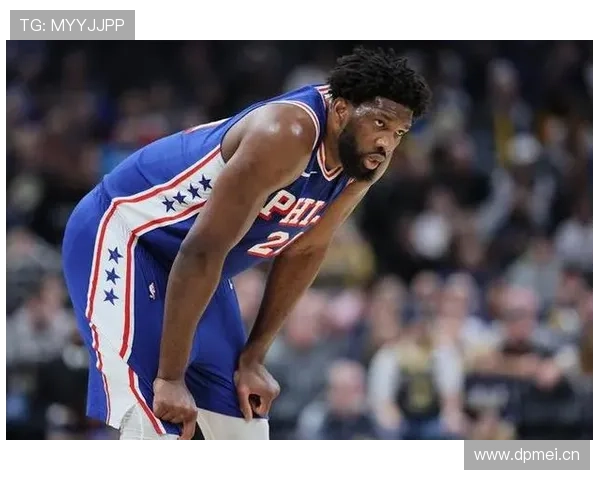 内线核心恩比德背身单打胜约基奇，制造更多罚球