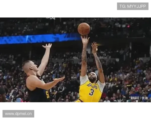 拉塞尔篮下防守主导力明显优于同期顶级内线对手